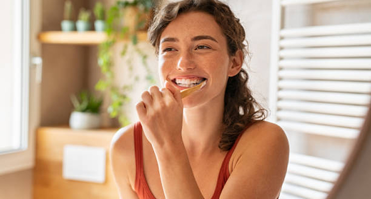 Read more about the article How to Restore and Protect Damaged Teeth